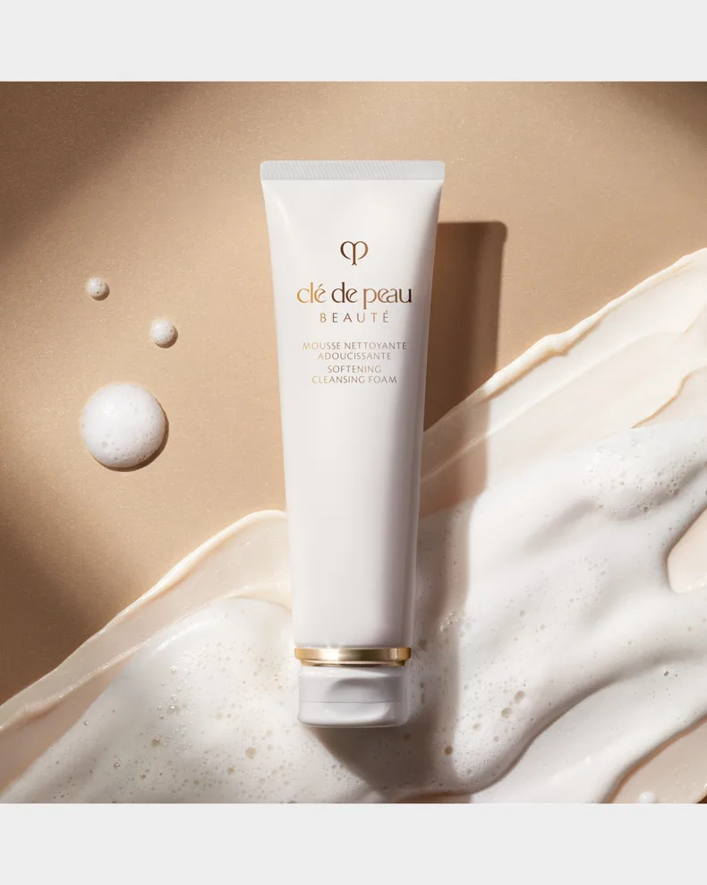 nm_4078651_100000_b Cle de Peau Beaute - Image 3